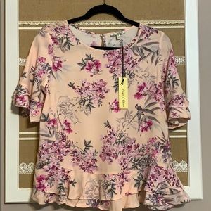 Emma & Olivia floral top